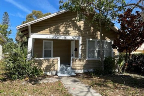 Villa ou maison à louer à Saint Petersburg, Floride: 3 chambres, 95.04 m2 № 1854266 - photo 1