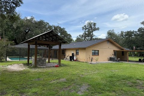 House in Bushnell, Florida 3 bedrooms, 221.57 sq.m. № 1822686 - photo 15