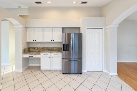 House in Wesley Chapel, Florida 4 bedrooms, 189.43 sq.m. № 2431210 - photo 10