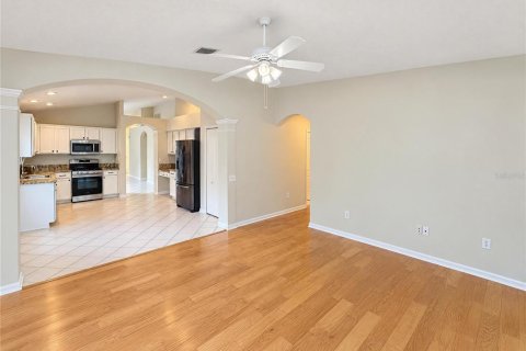 House in Wesley Chapel, Florida 4 bedrooms, 189.43 sq.m. № 2431210 - photo 13