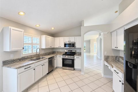 House in Wesley Chapel, Florida 4 bedrooms, 189.43 sq.m. № 2431210 - photo 8
