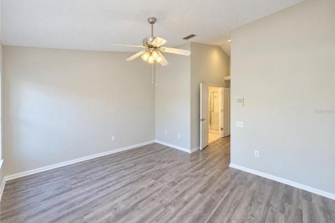 House in Wesley Chapel, Florida 4 bedrooms, 189.43 sq.m. № 2431210 - photo 17