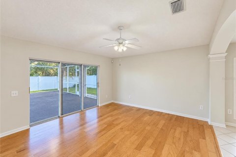 House in Wesley Chapel, Florida 4 bedrooms, 189.43 sq.m. № 2431210 - photo 3