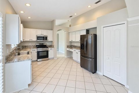 House in Wesley Chapel, Florida 4 bedrooms, 189.43 sq.m. № 2431210 - photo 6