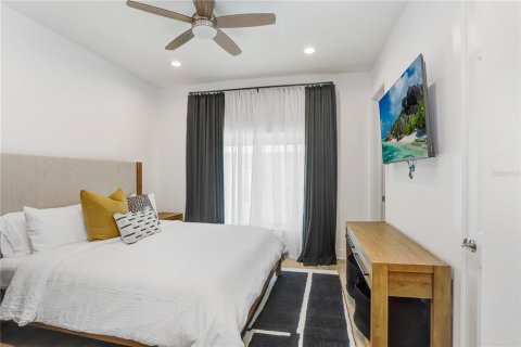 Condo in Saint Petersburg, Florida, 5 bedrooms № 2236823 - photo 20