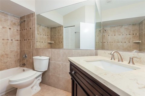 Casa en alquiler en Brandon, Florida, 3 dormitorios, 125.51 m2 № 1912693 - foto 12