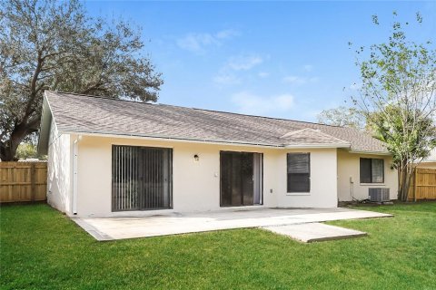Casa en alquiler en Brandon, Florida, 3 dormitorios, 125.51 m2 № 1912693 - foto 14