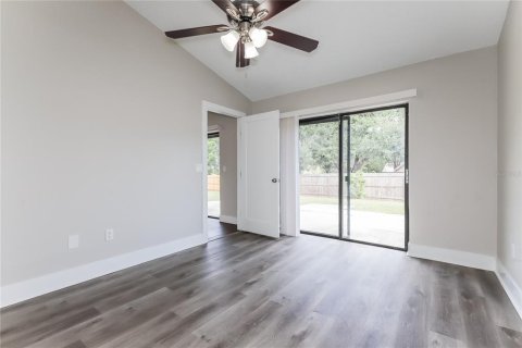 Casa en alquiler en Brandon, Florida, 3 dormitorios, 125.51 m2 № 1912693 - foto 7