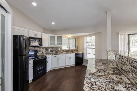 Casa en alquiler en Brandon, Florida, 3 dormitorios, 125.51 m2 № 1912693 - foto 6