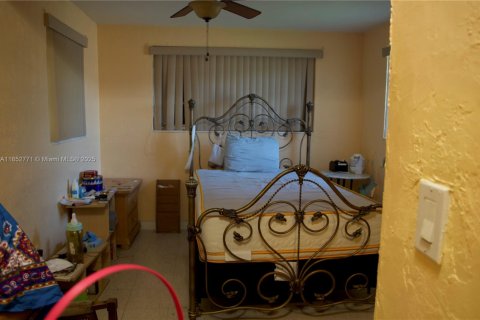 House in Miami, Florida 3 bedrooms, 133.13 sq.m. № 1867349 - photo 20