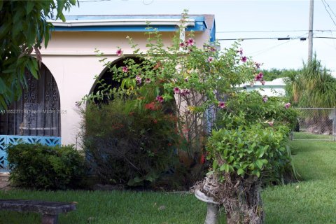 House in Miami, Florida 3 bedrooms, 133.13 sq.m. № 1867349 - photo 26