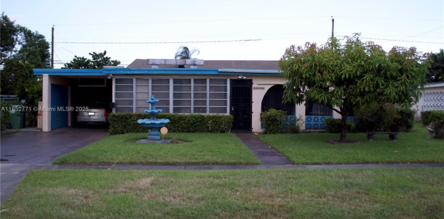 House in Miami, Florida 3 bedrooms, 133.13 sq.m. № 1867349
