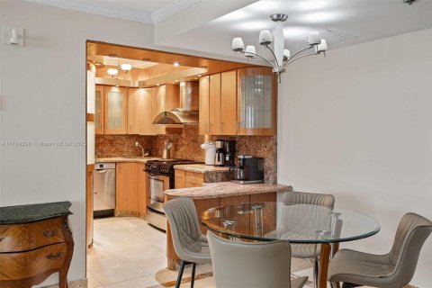 Copropriété à vendre à Miami Beach, Floride: 2 chambres, 89.19 m2 № 1731395 - photo 10