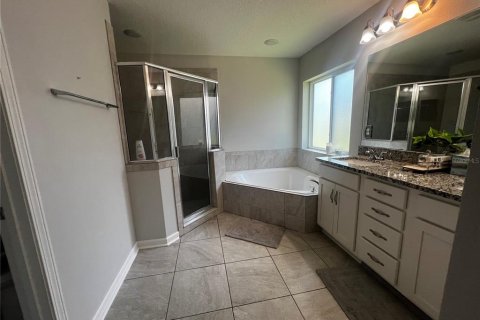 House in Gainesville, Florida 4 bedrooms, 180.69 sq.m. № 1597942 - photo 7