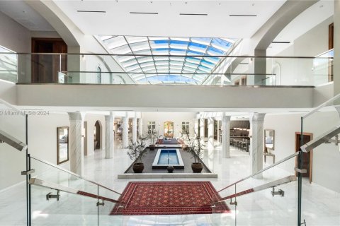 Casa en venta en Miami, Florida, 10 dormitorios, 2583.43 m2 № 1078922 - foto 16
