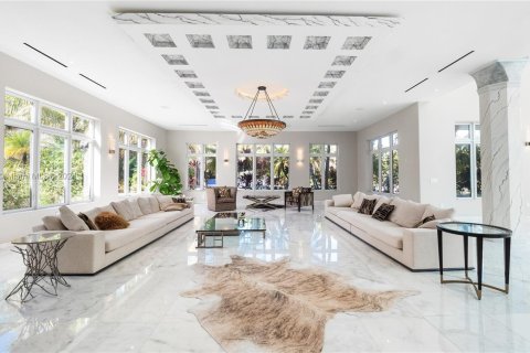 Casa en venta en Miami, Florida, 10 dormitorios, 2583.43 m2 № 1078922 - foto 13