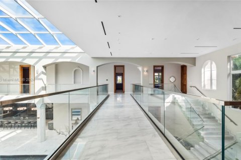 Casa en venta en Miami, Florida, 10 dormitorios, 2583.43 m2 № 1078922 - foto 19