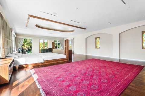 Casa en venta en Miami, Florida, 10 dormitorios, 2583.43 m2 № 1078922 - foto 23
