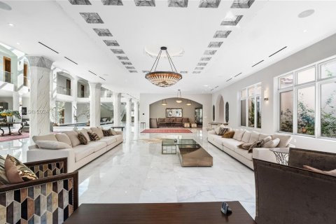 Casa en venta en Miami, Florida, 10 dormitorios, 2583.43 m2 № 1078922 - foto 12