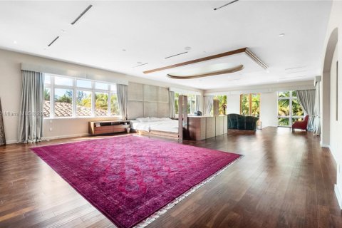 Casa en venta en Miami, Florida, 10 dormitorios, 2583.43 m2 № 1078922 - foto 22