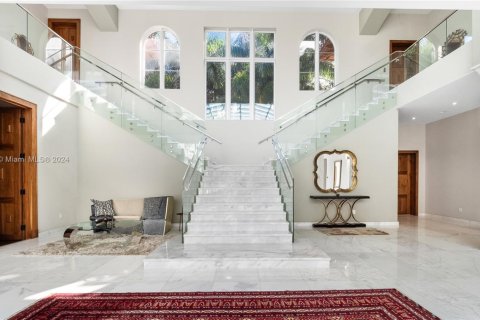 Casa en venta en Miami, Florida, 10 dormitorios, 2583.43 m2 № 1078922 - foto 15