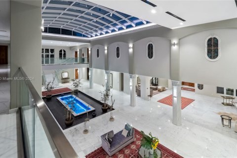 Casa en venta en Miami, Florida, 10 dormitorios, 2583.43 m2 № 1078922 - foto 18