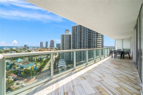 Condominio en alquiler en Miami Beach, Florida, 2 dormitorios, 127.28 m2 № 1986924 - foto 30
