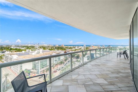 Condominio en alquiler en Miami Beach, Florida, 2 dormitorios, 127.28 m2 № 1986924 - foto 22