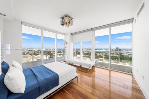 Condominio en alquiler en Miami Beach, Florida, 2 dormitorios, 127.28 m2 № 1986924 - foto 12