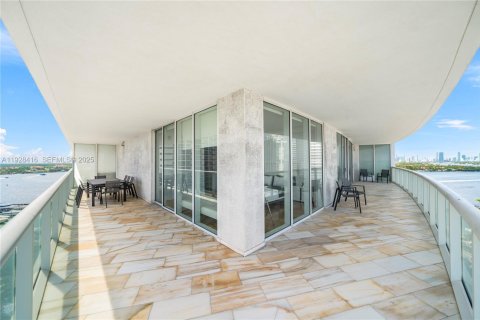 Condominio en alquiler en Miami Beach, Florida, 2 dormitorios, 127.28 m2 № 1986924 - foto 29