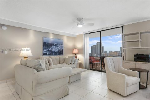 Condominio en venta en Hallandale Beach, Florida, 2 dormitorios, 130.06 m2 № 1962867 - foto 7