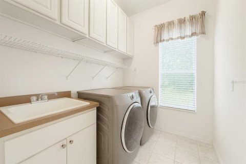 Casa en venta en Weeki Wachee, Florida, 3 dormitorios, 187.2 m2 № 1876445 - foto 19