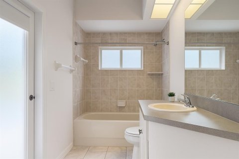 Casa en venta en Weeki Wachee, Florida, 3 dormitorios, 187.2 m2 № 1876445 - foto 18