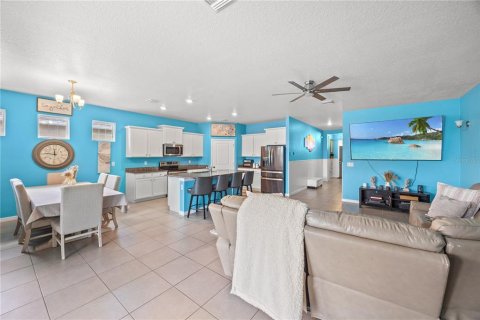 House in Palmetto, Florida 4 bedrooms, 192.12 sq.m. № 1843114 - photo 19