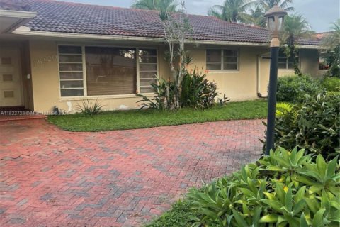 Casa en venta en Miami Lakes, Florida, 5 dormitorios, 281.77 m2 № 1792435 - foto 4