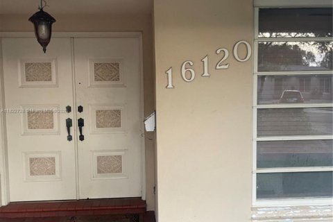 Casa en venta en Miami Lakes, Florida, 5 dormitorios, 281.77 m2 № 1792435 - foto 6