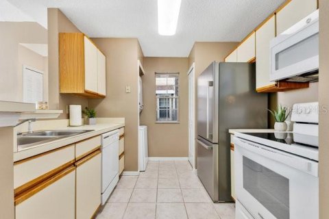 Condo in Altamonte Springs, Florida, 3 bedrooms  № 1626712 - photo 12