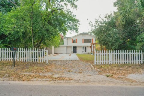 House in Tampa, Florida 4 bedrooms, 180.23 sq.m. № 1902213 - photo 27