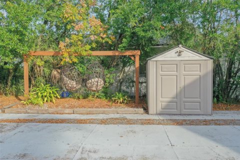 House in Tampa, Florida 4 bedrooms, 180.23 sq.m. № 1902213 - photo 21