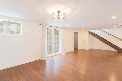 House in Tampa, Florida 4 bedrooms, 180.23 sq.m. № 1902213 - photo 3