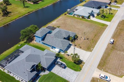 House in Rotonda, Florida 5 bedrooms, 294.96 sq.m. № 1649163 - photo 13