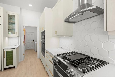 Купить виллу или дом в Юниверсити-Парк, Флорида 6 комнат, 234.49м2, № 2094018 - фото 14