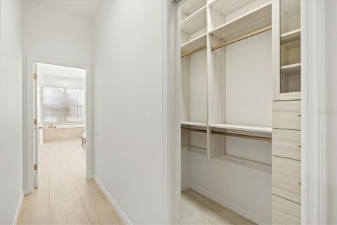 Купить виллу или дом в Юниверсити-Парк, Флорида 6 комнат, 234.49м2, № 2094018 - фото 28