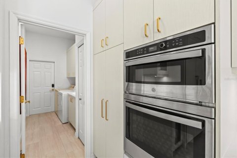 Купить виллу или дом в Юниверсити-Парк, Флорида 6 комнат, 234.49м2, № 2094018 - фото 15