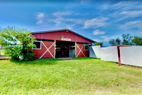 Immobilier commercial à Ocala, Floride № 2024947