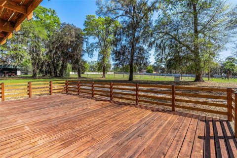 House in Lady Lake, Florida 3 bedrooms, 136.57 sq.m. № 2204153 - photo 9