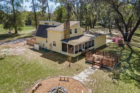 House in Lady Lake, Florida 3 bedrooms, 136.57 sq.m. № 2204153 - photo 2