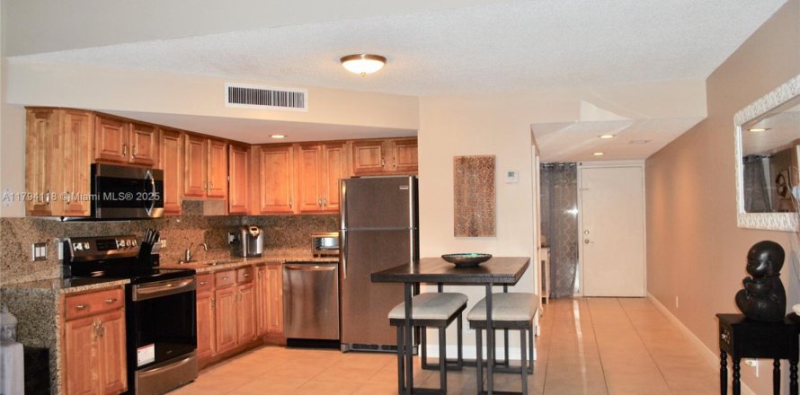 Condominio en Deerfield Beach, Florida, 1 dormitorio  № 1861454