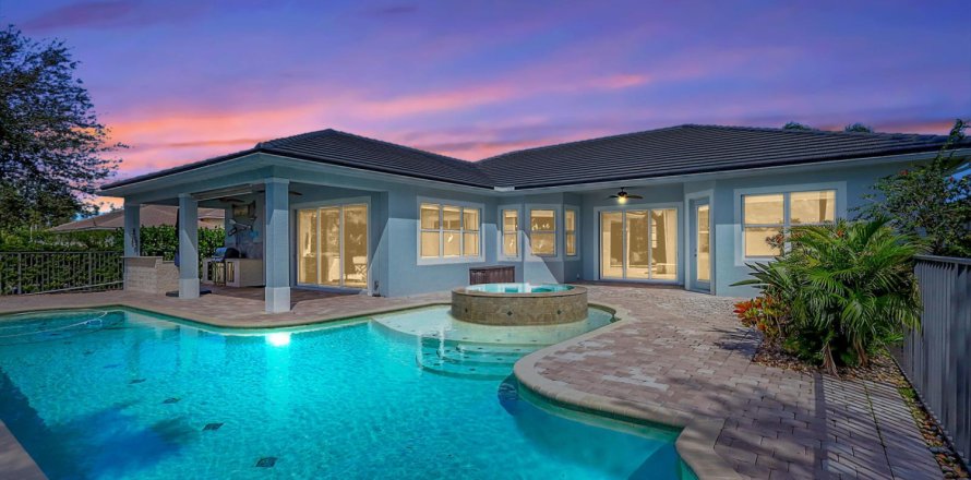 Villa ou maison à Stuart, Floride 4 chambres, 284 m2 № 2147046