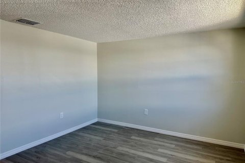 Casa en venta en New Port Richey, Florida, 2 dormitorios, 67.08 m2 № 1866976 - foto 8